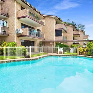 Seascapeatalexbeach Budget Alexandra Headland