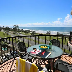 Ocean Boulevard Alexandra Headland